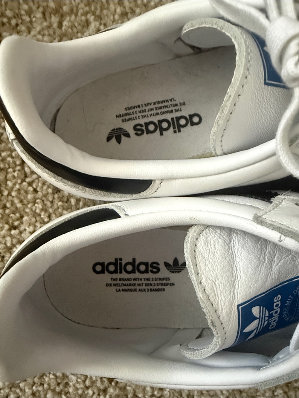 Classic Men's White and Black Sambas - Picture 3 of 6
